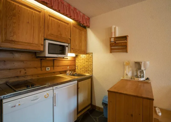 Pour 4 Pers Avec Balcon Expose Sud, Parking Couvert, Wifi, Proche Telesiege Et Navettes - Fr-1-676-16 Apartmán *